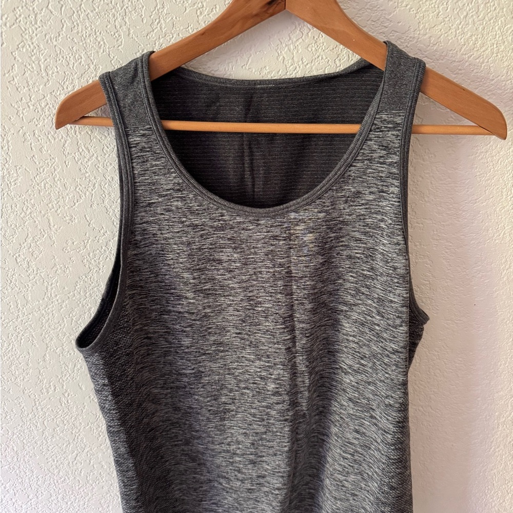 Lululemon Athletica Gray Fitted Sleeveless Tank Top